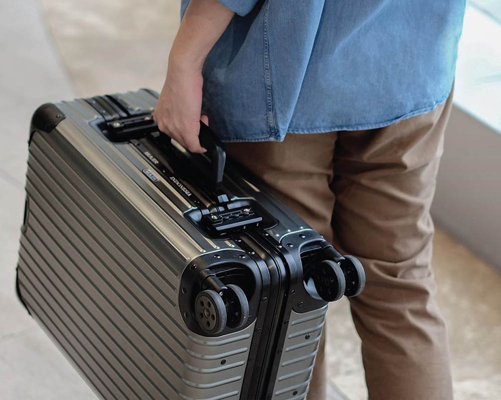 چمدان سبک قابل حمل برای مهاجرت
